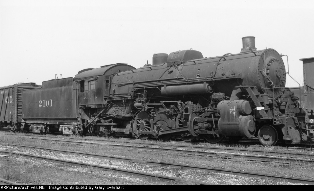 IC 2-8-2 #2101 - Illilnois Central